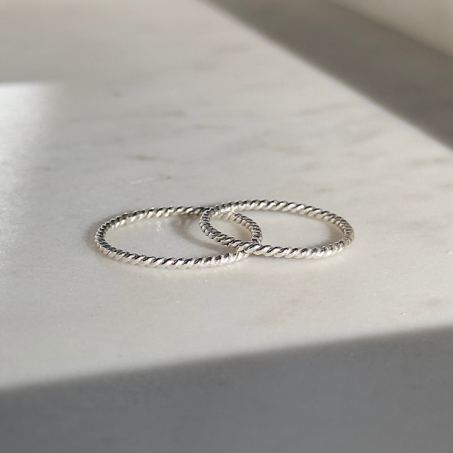 Thin Twist Ring