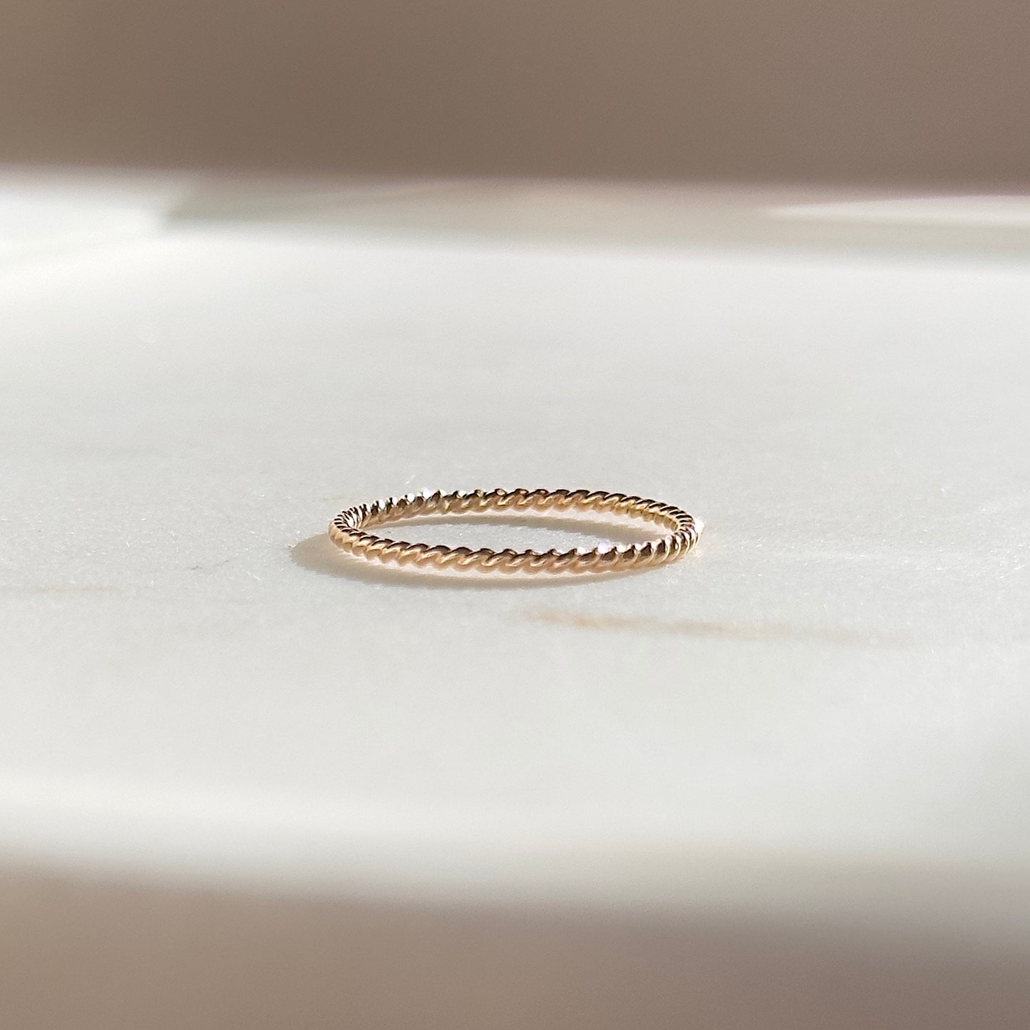 Thin Twist Ring